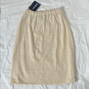 Vintage Dead Stock Ballantyne 100% Pure Cashmere Skirt Made in Scotland Cream 10